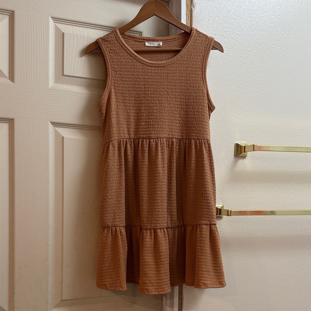 Lush Sleeveless Tiered Knit Dress in Rust Brown